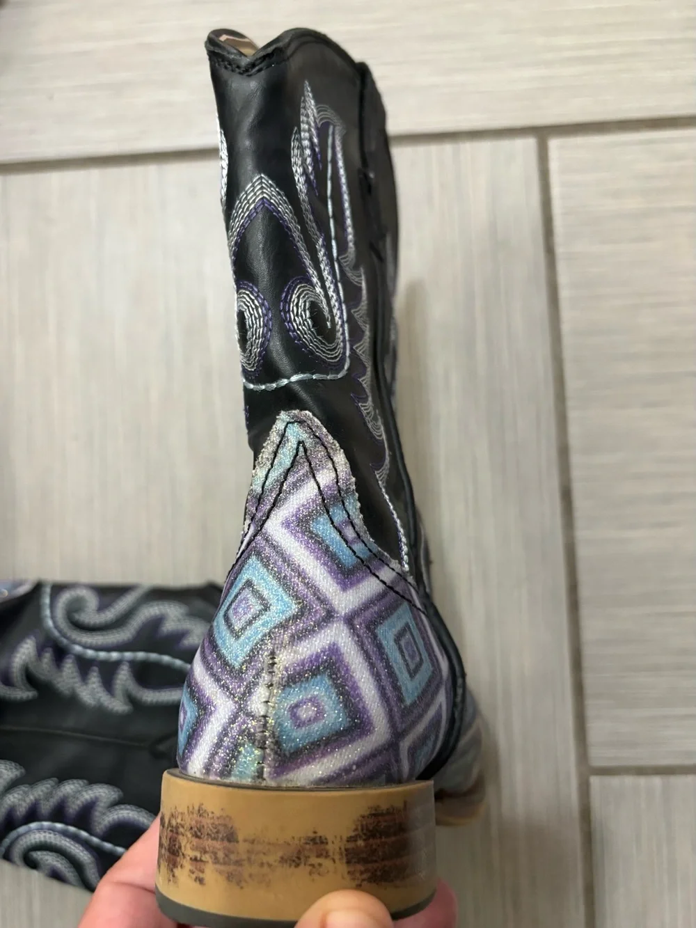 Roper distinctive ankle